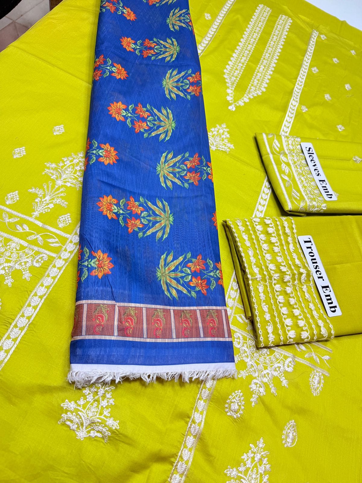 Urge D # 72 - 01 | 3PC Luxury Lawn | Slub Blossom Digital Print Dupatta