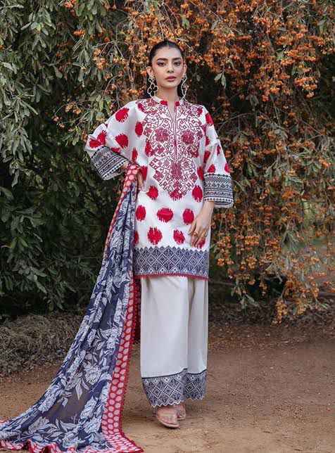 Zainab Chottani