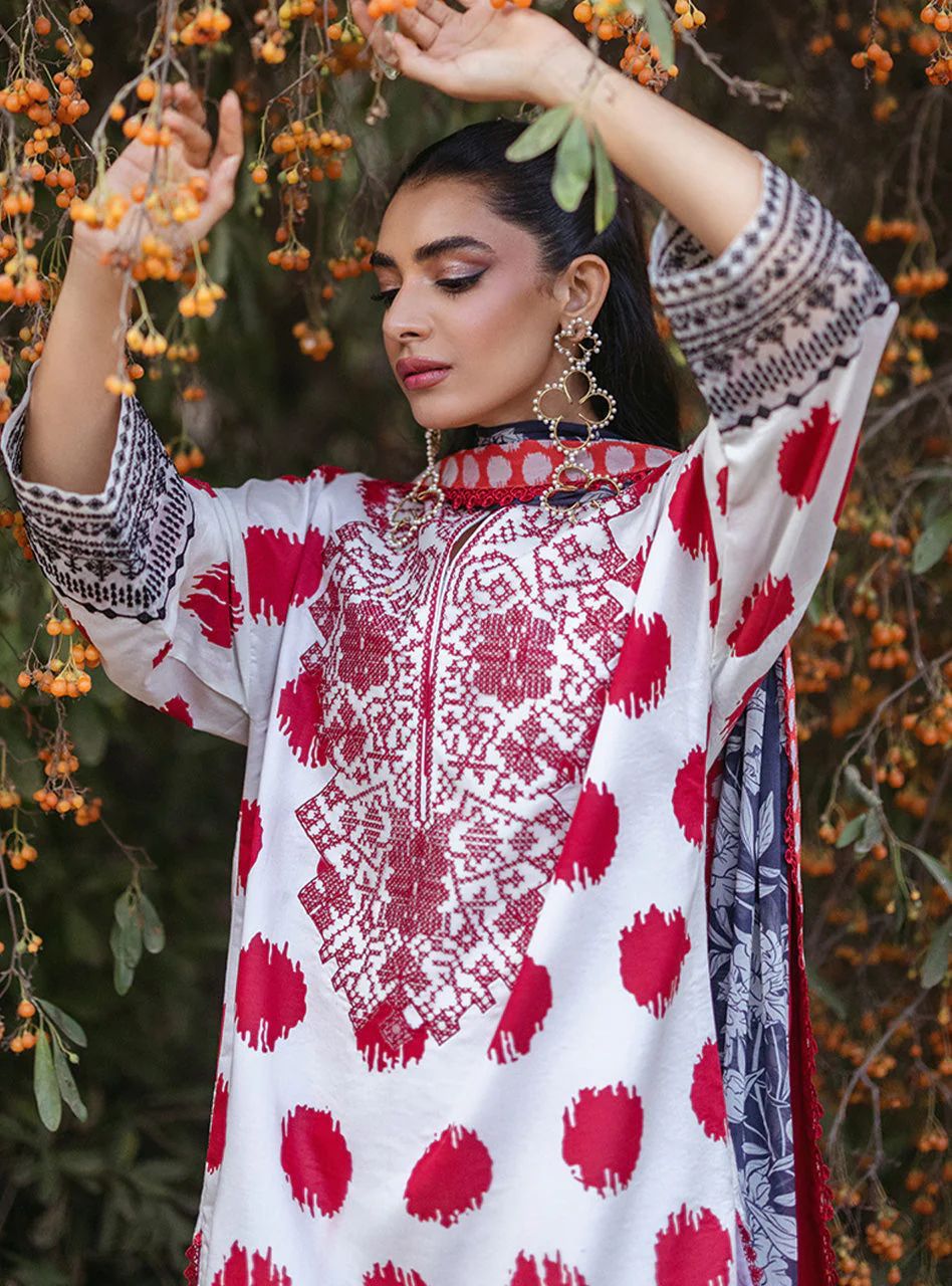 Zainab Chottani