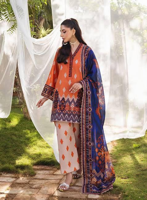 Zainab Chottani