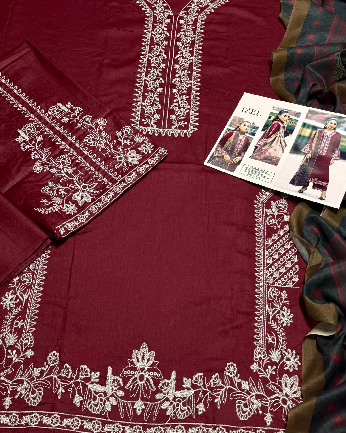 Izel D # 47 -01 | 3PC Luxury Lawn | Swiss Lawn Dupatta