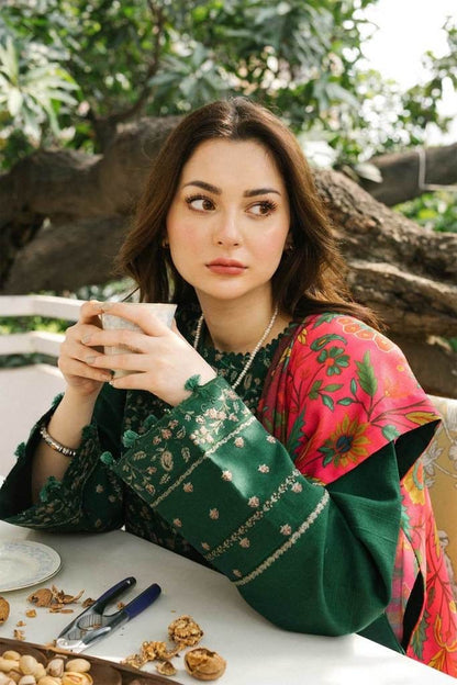 Iznik D # 44 -01 | 3PC Luxury Lawn | Swiss Lawn Dupatta